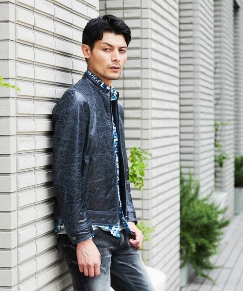 MICHEL KLEIN HOMME (ミッシェルクランオム)の「レザーブルゾン(クラックレザー)(ライダースジャケット・メンズ・ネイビー・MEDIUM/LARGE/X-LARGE)」の3枚目の写真