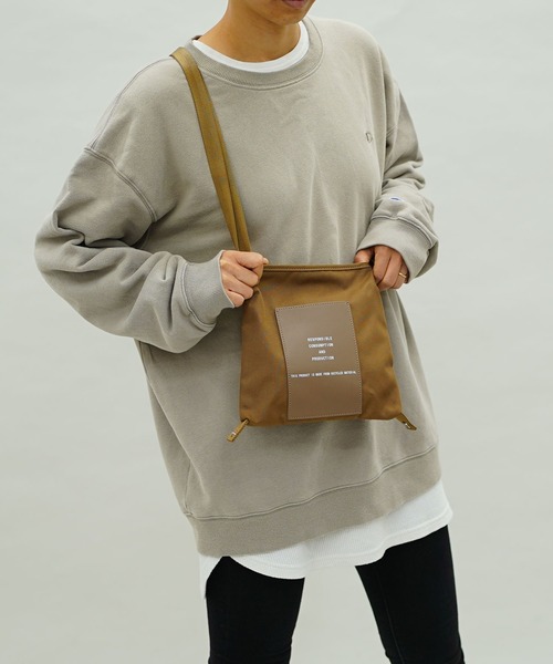 COOCO（クーコ）の「リサイクルＰＥＴ２ＷＡＹミニショルダーバッグ（ショルダーバッグ・レディース・キャメル/ブラック/ベージュ・9）」の3枚目の写真