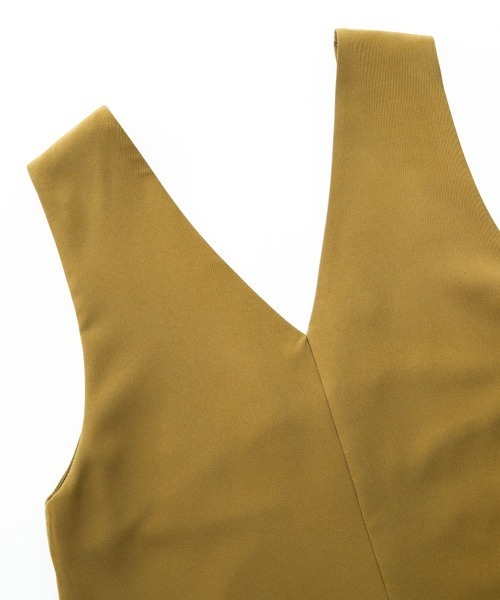 La-gemme（ラジェム）の「センタースリットジャンパースカート（ワンピース・レディース・ブラック/ベージュ/ブラウン/グリーン/マスタード・フリー/C）」の7枚目の写真