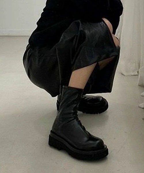 SUGAR BISKET(シュガービスケット)の「バックファスナー厚底ショートブーツ(ブーツ・レディース・ホワイト/ブラック・38/39/35/36/37)」の9枚目の写真