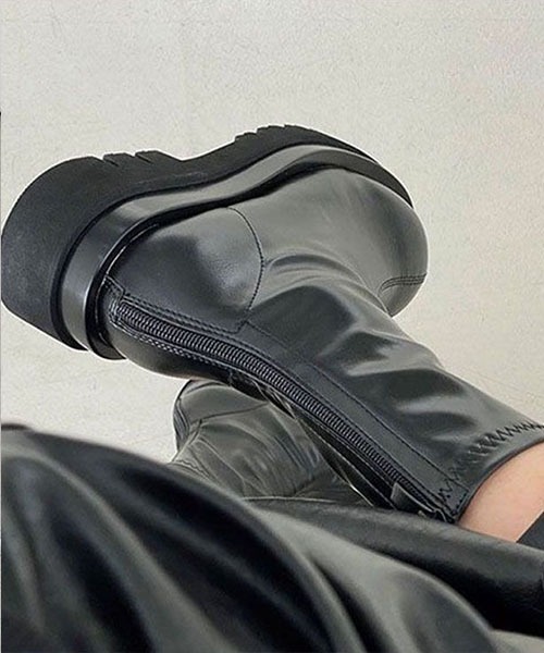 SUGAR BISKET(シュガービスケット)の「バックファスナー厚底ショートブーツ(ブーツ・レディース・ホワイト/ブラック・38/39/35/36/37)」の7枚目の写真