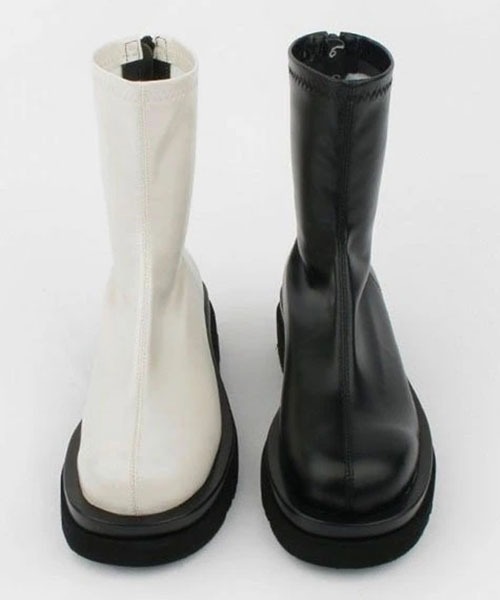 SUGAR BISKET(シュガービスケット)の「バックファスナー厚底ショートブーツ(ブーツ・レディース・ホワイト/ブラック・38/39/35/36/37)」の6枚目の写真