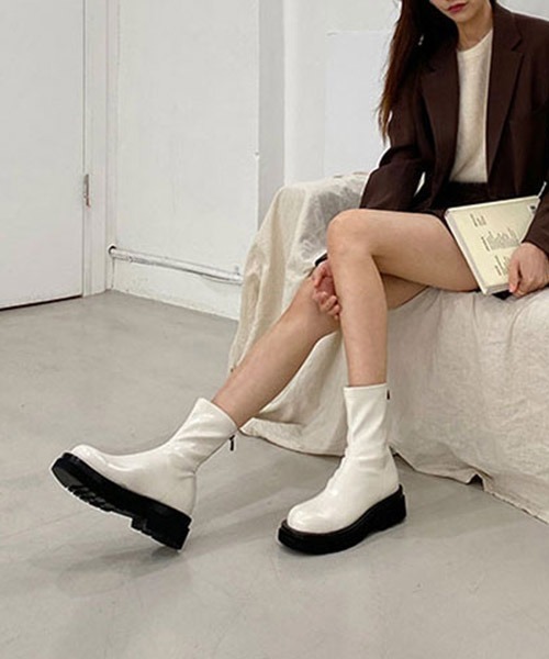 SUGAR BISKET(シュガービスケット)の「バックファスナー厚底ショートブーツ(ブーツ・レディース・ホワイト/ブラック・38/39/35/36/37)」の13枚目の写真