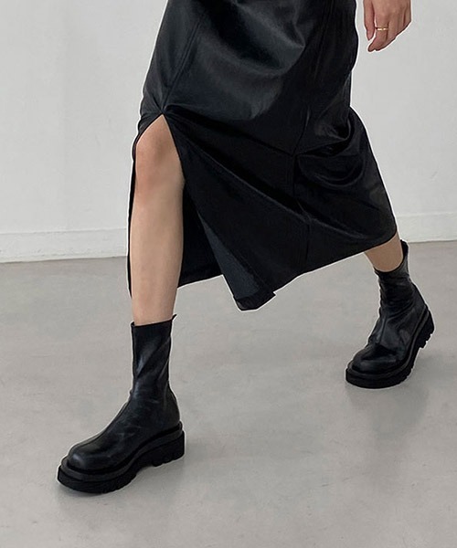 SUGAR BISKET(シュガービスケット)の「バックファスナー厚底ショートブーツ(ブーツ・レディース・ホワイト/ブラック・38/39/35/36/37)」の16枚目の写真