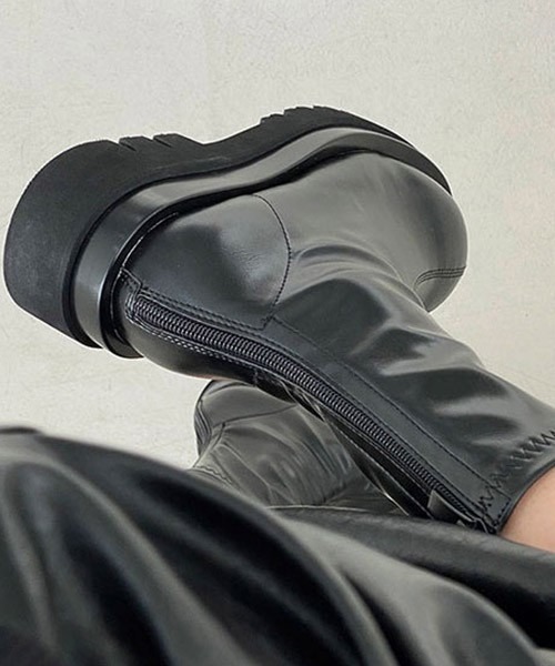 SUGAR BISKET(シュガービスケット)の「バックファスナー厚底ショートブーツ(ブーツ・レディース・ホワイト/ブラック・38/39/35/36/37)」の20枚目の写真