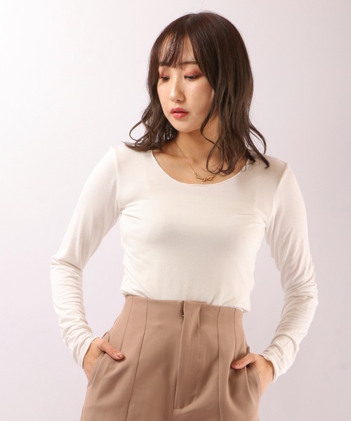 FUNALIVE(ファンアライブ)の「PAGE ONE 無地Uネック長袖Tシャツ(Tシャツ/カットソー・レディース・ダークグレー/ブラック/ネイビー/杢グレー/オフホワイト・FREE)」の1枚目の写真