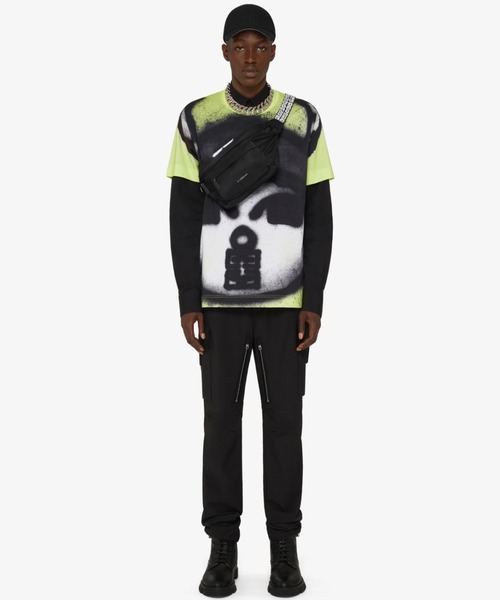 GIVENCHY(ジバンシイ)の「タグエフェクト 4Gプリント エッセンシャル U ウエストバッグ(ボディバッグ/ウエストポーチ・メンズ・ブラック・ONE SIZE)」の4枚目の写真