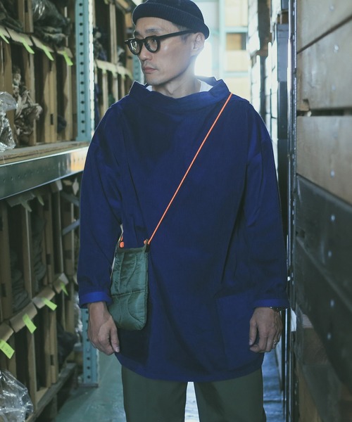 WAIPER.inc(ワイパーインク)の「NEWLYN-C CORDUROY SMOCK ROUND NECK(シャツ/ブラウス・メンズ・ブラック/ネイビー/ブラウン/タン・M/L/XL)」の22枚目の写真