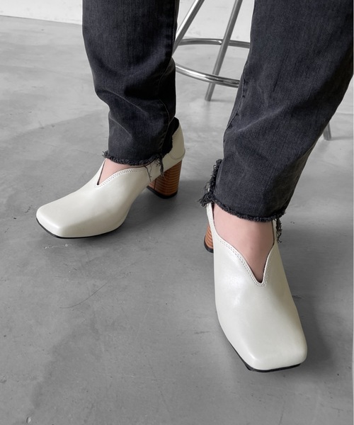 Solace(ソレイス)の「スクエアトゥVカットパンプス(パンプス・レディース・ブラック/グリーン/アイボリー・LL/M/L)」の7枚目の写真