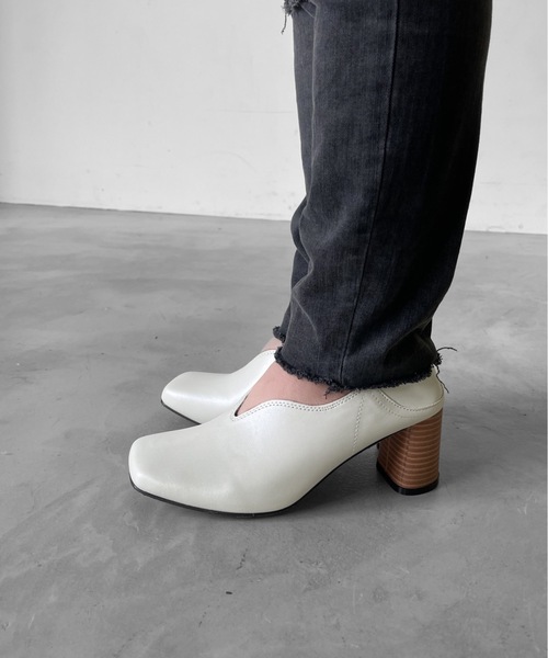 Solace(ソレイス)の「スクエアトゥVカットパンプス(パンプス・レディース・ブラック/グリーン/アイボリー・LL/M/L)」の6枚目の写真