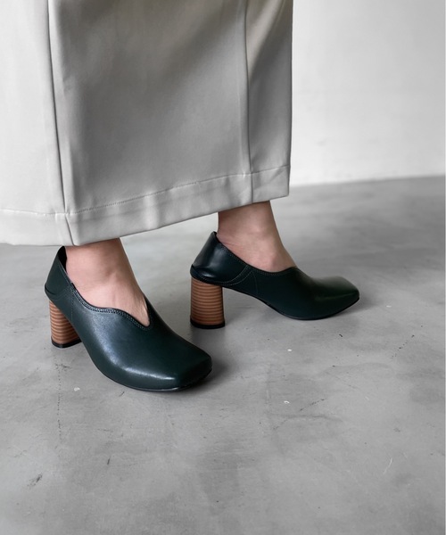 Solace(ソレイス)の「スクエアトゥVカットパンプス(パンプス・レディース・ブラック/グリーン/アイボリー・LL/M/L)」の10枚目の写真