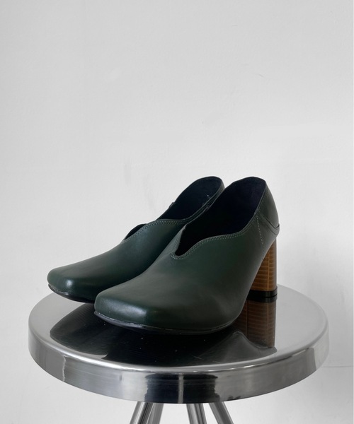 Solace(ソレイス)の「スクエアトゥVカットパンプス(パンプス・レディース・ブラック/グリーン/アイボリー・LL/M/L)」の17枚目の写真