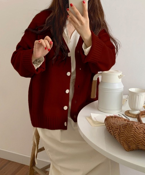 AMOUR BOX（アムールボックス）の「Vネックニットカーディガン（カーディガン/ボレロ・レディース・ブラック/ベージュ/ネイビー/ブラウン/グレー/グリーン/クリーム/モカ/ワイン/チャコール・MEDIUM/LARGE）」の10枚目の写真