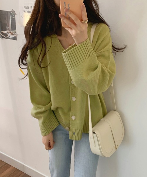 AMOUR BOX（アムールボックス）の「Vネックニットカーディガン（カーディガン/ボレロ・レディース・ブラック/ベージュ/ネイビー/ブラウン/グレー/グリーン/クリーム/モカ/ワイン/チャコール・MEDIUM/LARGE）」の8枚目の写真