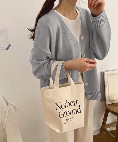 AMOUR BOX（アムールボックス）の「Vネックニットカーディガン（カーディガン/ボレロ・レディース・ブラック/ベージュ/ネイビー/ブラウン/グレー/グリーン/クリーム/モカ/ワイン/チャコール・MEDIUM/LARGE）」の13枚目の写真