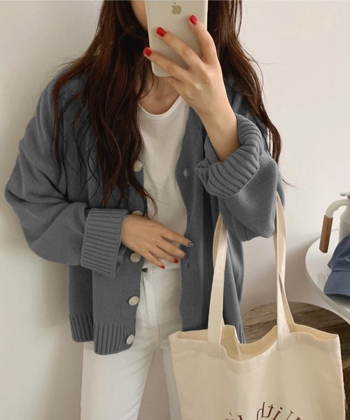 AMOUR BOX（アムールボックス）の「Vネックニットカーディガン（カーディガン/ボレロ・レディース・ブラック/ベージュ/ネイビー/ブラウン/グレー/グリーン/クリーム/モカ/ワイン/チャコール・MEDIUM/LARGE）」の16枚目の写真