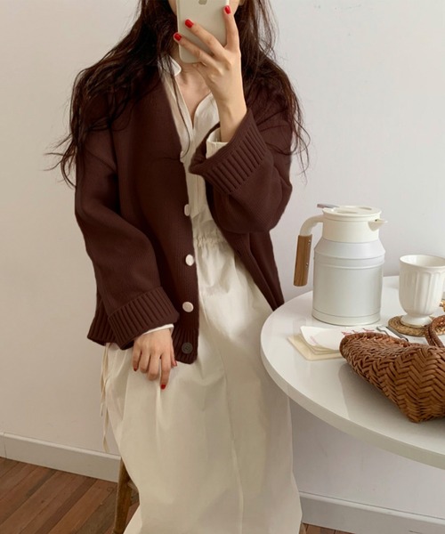 AMOUR BOX（アムールボックス）の「Vネックニットカーディガン（カーディガン/ボレロ・レディース・ブラック/ベージュ/ネイビー/ブラウン/グレー/グリーン/クリーム/モカ/ワイン/チャコール・MEDIUM/LARGE）」の17枚目の写真