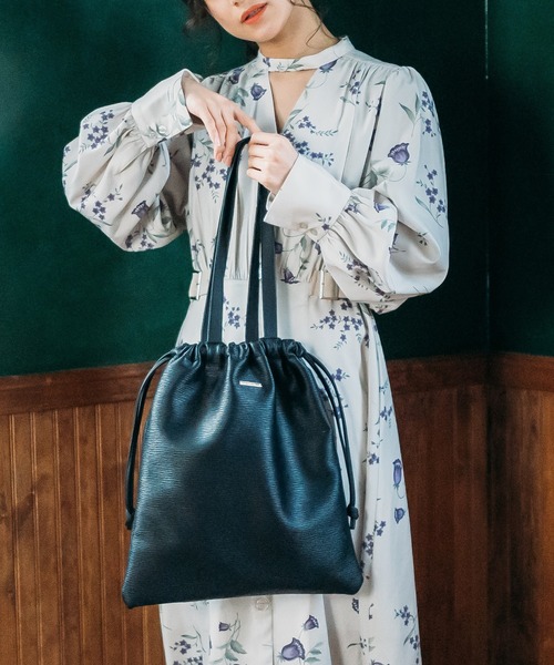MURUA（ムルーア）の「MURUA (ムルーア) 巾着トート PLATEMETAL MR-B965（トートバッグ・レディース・アイボリー/ブラック・FREE）」の10枚目の写真