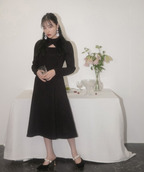 ANDGEEBEE（アンジービー）の「フロントオープンカットワンピ（ワンピース・レディース・ブラック/ネイビー・MEDIUM）」の2枚目の写真