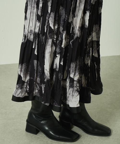 Lui's（ルイス）の「アートプリントプリーツスカート（スカート・レディース・ブラック/アイボリー・FREE）」の11枚目の写真