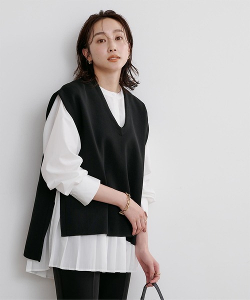 UR'S(ユアーズ)の「Vネックニットベスト(ベスト・レディース・ネイビー/ブラック/アイボリー・M/S/L)」の2枚目の写真