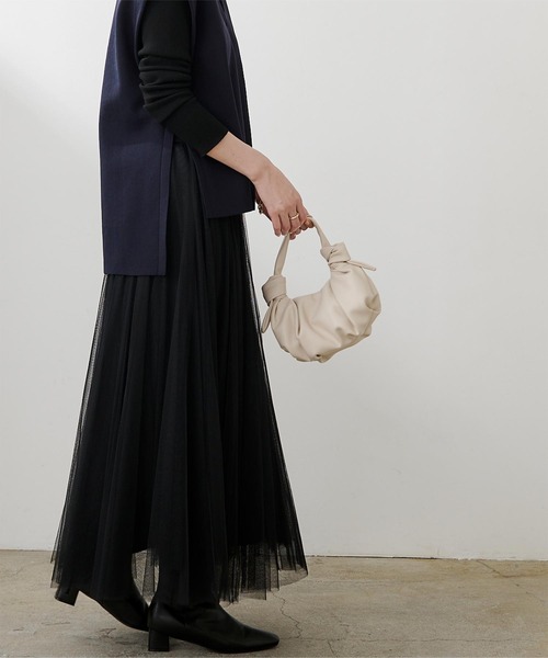 UR'S(ユアーズ)の「Vネックニットベスト(ベスト・レディース・ネイビー/ブラック/アイボリー・M/S/L)」の14枚目の写真