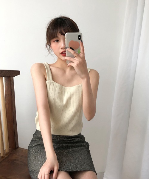 yuue' ( wear )（ユーイ）の「シンプルリブニットタンクトップ（タンクトップ・レディース・ホワイト/ブラック/カーキ/ライトベージュ・FREE）」の5枚目の写真