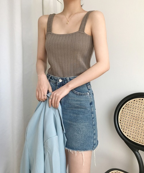 yuue' ( wear )（ユーイ）の「シンプルリブニットタンクトップ（タンクトップ・レディース・ホワイト/ブラック/カーキ/ライトベージュ・FREE）」の19枚目の写真