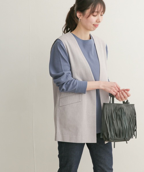 URBAN RESEARCH DOORS（アーバンリサーチドアーズ）の「コットンノーカラーベスト（ベスト・レディース・グレー系その他/ベージュ系その他・1）」の7枚目の写真