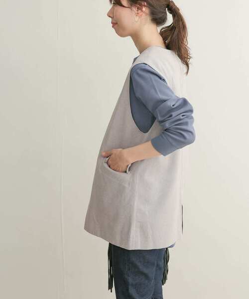 URBAN RESEARCH DOORS（アーバンリサーチドアーズ）の「コットンノーカラーベスト（ベスト・レディース・グレー系その他/ベージュ系その他・1）」の10枚目の写真