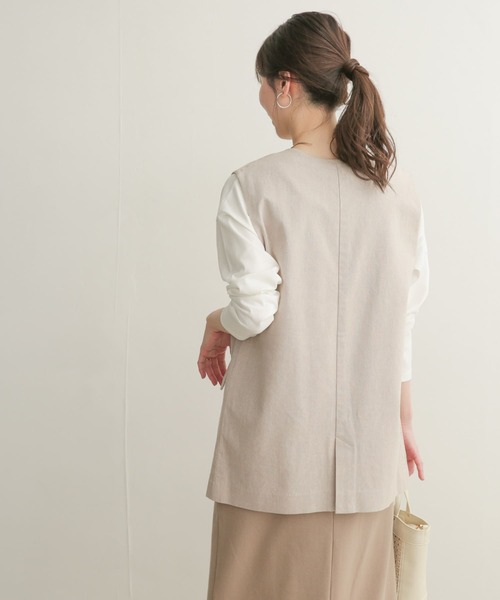 URBAN RESEARCH DOORS（アーバンリサーチドアーズ）の「コットンノーカラーベスト（ベスト・レディース・グレー系その他/ベージュ系その他・1）」の20枚目の写真