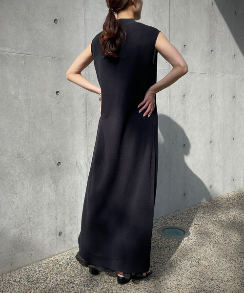 &g'aime（アンジェム）の「【&g’aime】センタースリットノースリーブニット（ニット/セーター・レディース・ライトブルー/ブラック/グレイッシュベージュ・FREE）」の16枚目の写真