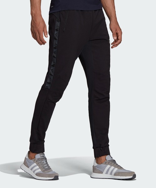 adidas（アディダス）の「AEROREADY デザインド トゥ ムーブ