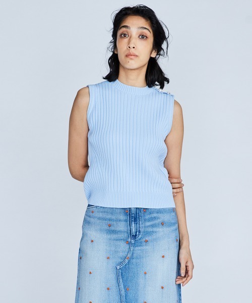 DOUBLE STANDARD CLOTHING(ダブルスタンダードクロージング)の「ビジューボタン付ノースリーブリブニット(ニット/セーター・レディース・オフホワイト/サックスブルー/ピンク・FREE)」の4枚目の写真