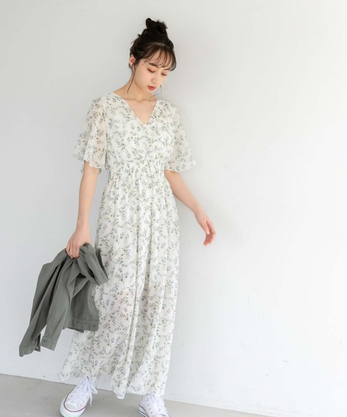 fifth(フィフス)の「バックオープンフラワープリントワンピース(ワンピース・レディース・ホワイト/ブラック・M)」の4枚目の写真