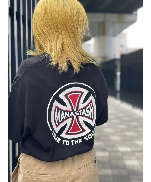 MANASTASH（マナスタッシュ）の「【直営店限定】MANASTASH/マナスタッシュ　BAR CROSS TEE バークロスティー　Tシャツ（Tシャツ/カットソー・メンズ・ホワイト/ブラック・MEDIUM/LARGE/X-LARGE）」の9枚目の写真