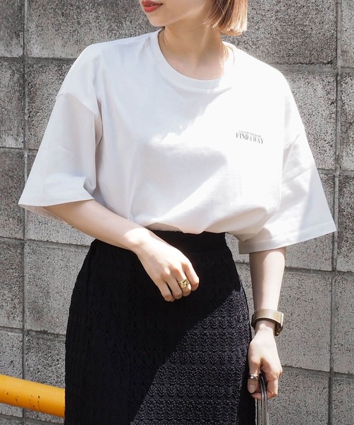 tiptop(ティップトップ)の「フラワープリントT(Tシャツ/カットソー・レディース・ブラック/オフホワイト/ホワイト系その他/ブラック系その他・FREE)」の6枚目の写真