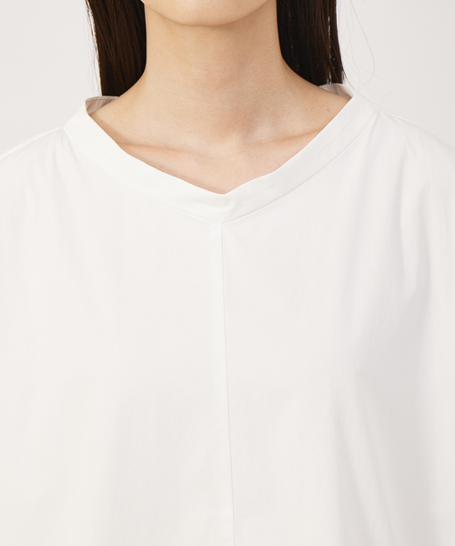 qualite（カリテ）の「撥水タフタTブラウス（シャツ/ブラウス・レディース・ホワイト/ライトブルー/マスタード/ネイビー・フリー）」の12枚目の写真