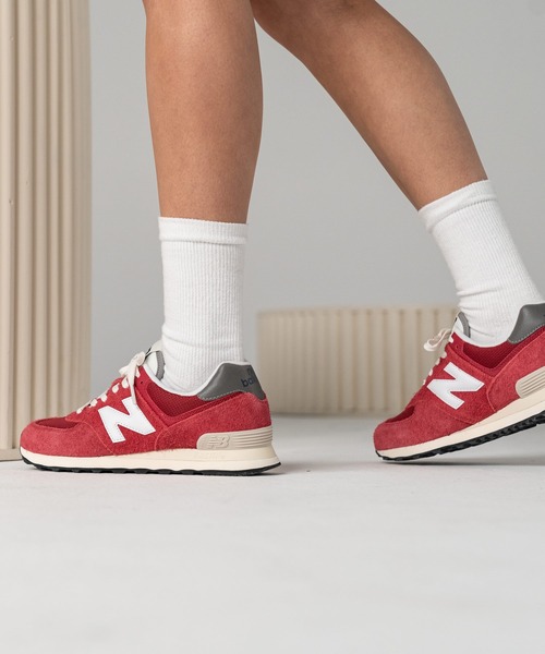 NEW BALANCE(ニューバランス)の「574(スニーカー・メンズ・オレンジ/ネイビー/レッド・22.5cm/24.0cm/27.5cm/28.5cm/29.0cm/23.0cm/26.5cm/28.0cm/23.5cm/25.0cm/25.5cm/27.0cm/24.5cm/26.0cm)」の1枚目の写真