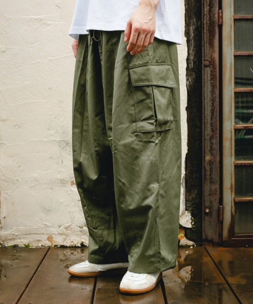 BROKEN BASE（ブロークンベース）の「カーゴポケットバルーンパンツ（カーゴパンツ・メンズ・ブラック/オリーブ・MEDIUM/LARGE）」の18枚目の写真