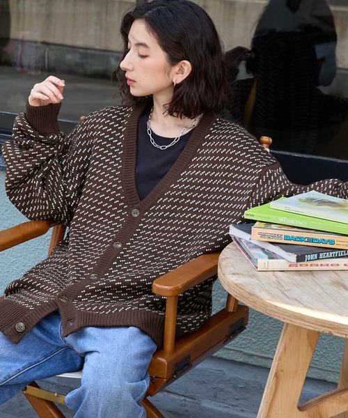 BARK MANHATTAN（バークマンハッタン）の「オーバーサイズ バーズアイ ニットカーディガン（カーディガン/ボレロ・メンズ・グリーン/ネイビー/ブラック/ブラウン/レッド・L/M）」の6枚目の写真