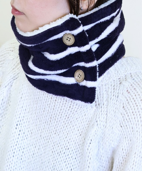 emesuelee（エメスーリー）の「ボタン付きネックウォーマー 通学 通勤 可愛い（ネックウォーマー/スヌード・レディース・ブラック系1/ブラック系2/ブラウン系1/ネイビー系1/ネイビー系2/ネイビー系3/サックスブルー/イエロー/アイボリー/ライトグレー/ブラック/グレー/ベージュ/ネイビー/ブラウン/ダークベージュ/カーキ/ブルー/ネイビー系4・フリー）」の15枚目の写真