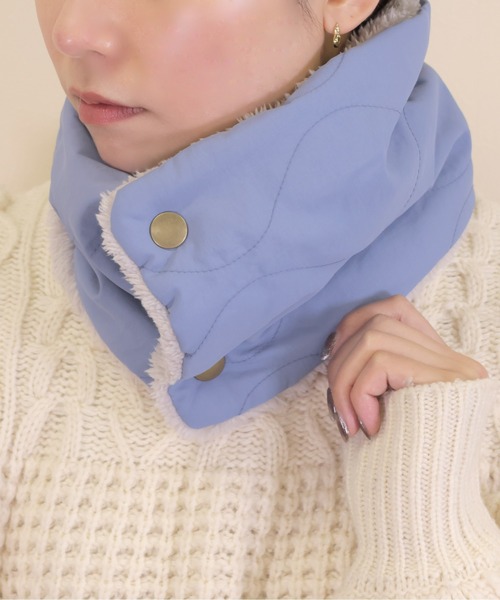emesuelee（エメスーリー）の「ボタン付きネックウォーマー 通学 通勤 可愛い（ネックウォーマー/スヌード・レディース・ブラック系1/ブラック系2/ブラウン系1/ネイビー系1/ネイビー系2/ネイビー系3/サックスブルー/イエロー/アイボリー/ライトグレー/ブラック/グレー/ベージュ/ネイビー/ブラウン/ダークベージュ/カーキ/ブルー/ネイビー系4・フリー）」の14枚目の写真