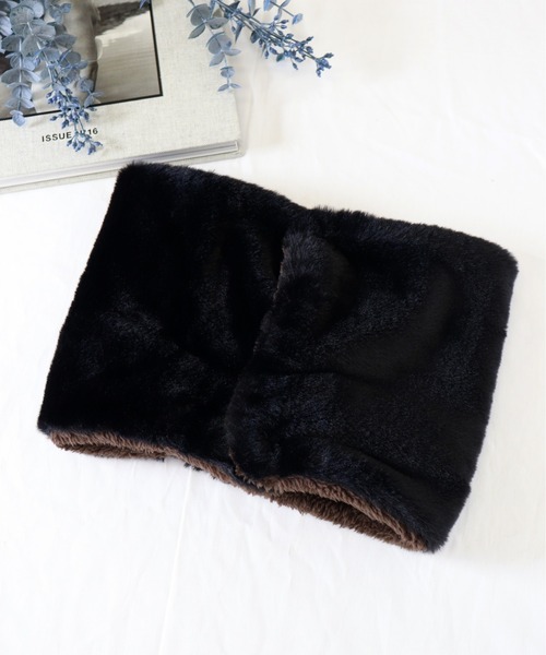 emesuelee（エメスーリー）の「ボタン付きネックウォーマー 通学 通勤 可愛い（ネックウォーマー/スヌード・レディース・ブラック系1/ブラック系2/ブラウン系1/ネイビー系1/ネイビー系2/ネイビー系3/サックスブルー/イエロー/アイボリー/ライトグレー/ブラック/グレー/ベージュ/ネイビー/ブラウン/ダークベージュ/カーキ/ブルー/ネイビー系4・フリー）」の3枚目の写真