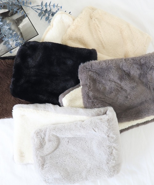 emesuelee（エメスーリー）の「ボタン付きネックウォーマー 通学 通勤 可愛い（ネックウォーマー/スヌード・レディース・ブラック系1/ブラック系2/ブラウン系1/ネイビー系1/ネイビー系2/ネイビー系3/サックスブルー/イエロー/アイボリー/ライトグレー/ブラック/グレー/ベージュ/ネイビー/ブラウン/ダークベージュ/カーキ/ブルー/ネイビー系4・フリー）」の22枚目の写真