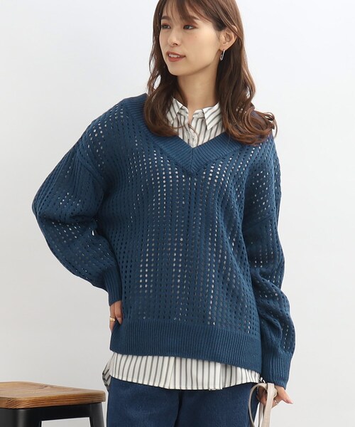 SHOO・LA・RUE(シューラルー)の「◆Vネックメッシュ編みニット(ニット/セーター・レディース・ブラック/ブルー/アイボリー・00)」の1枚目の写真