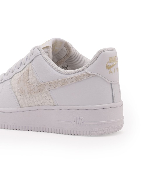 NIKE（ナイキ）の「【NIKE】ナイキ エア フォース 1 07 SE ウィメンズシューズ（スニーカー・レディース・ホワイト・23.5cm/24.5cm/23/24/25）」の11枚目の写真