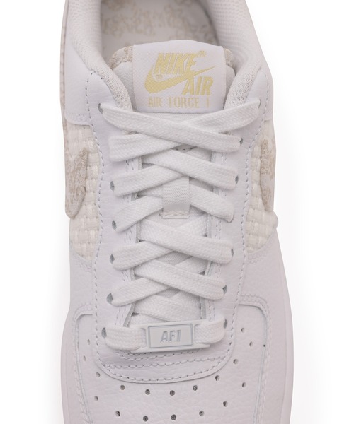 NIKE（ナイキ）の「【NIKE】ナイキ エア フォース 1 07 SE ウィメンズシューズ（スニーカー・レディース・ホワイト・23.5cm/24.5cm/23/24/25）」の4枚目の写真