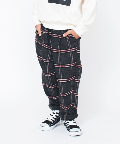 BRANSHES(ブランシェス)の「【やわらか】チェック柄起毛ロングパンツ(チノパンツ・キッズ・ブラック/チャコールグレー・120/130/150/90/140/110/100)」の2枚目の写真