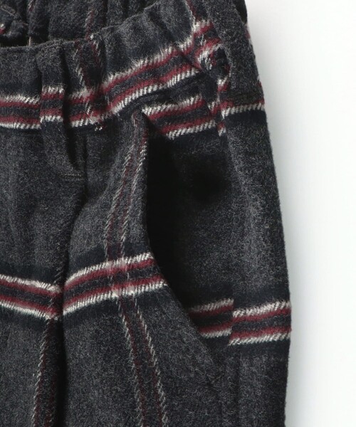 BRANSHES(ブランシェス)の「【やわらか】チェック柄起毛ロングパンツ(チノパンツ・キッズ・ブラック/チャコールグレー・120/130/150/90/140/110/100)」の15枚目の写真